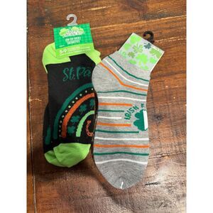 St. Patrick's Day themed low-cut socks.